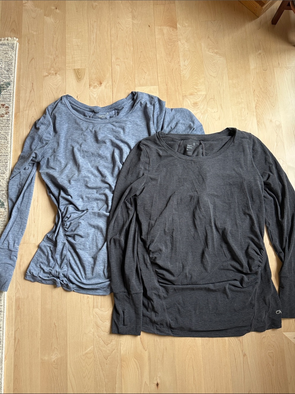 Gap fit maternity long sleeve active tops